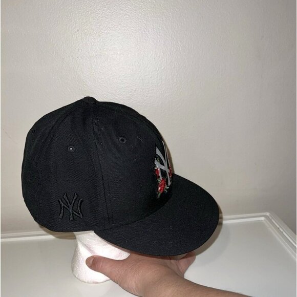 New Era MLB NY Yankees 59Fifty Black Rose Embroidered Fitted Hat Sz 7 3/8 - Picture 3 of 10